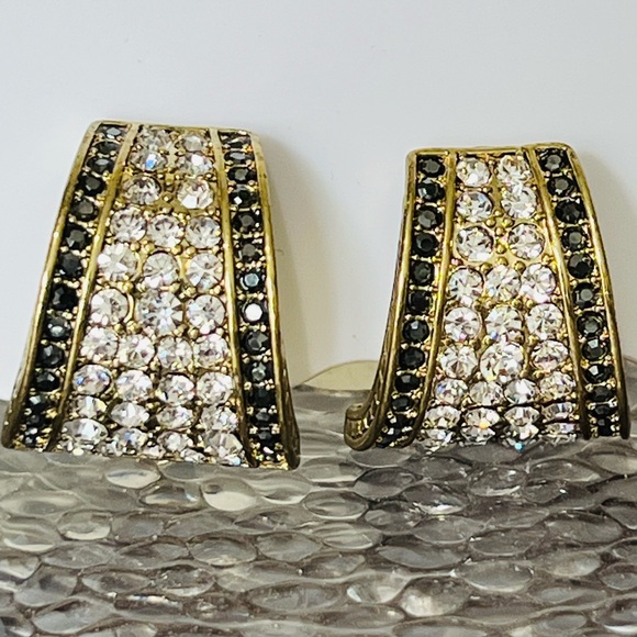 Heidi Daus CLIP ON 🆕 “Say It With Style” Swarovski Hematite & Clear Earrings - Picture 1 of 3